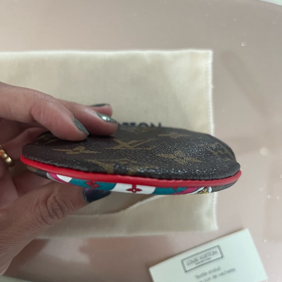 Louis Vuitton Limited Edition 2020 Christmas Animation Round Coin Purse - Picture 2 of 7